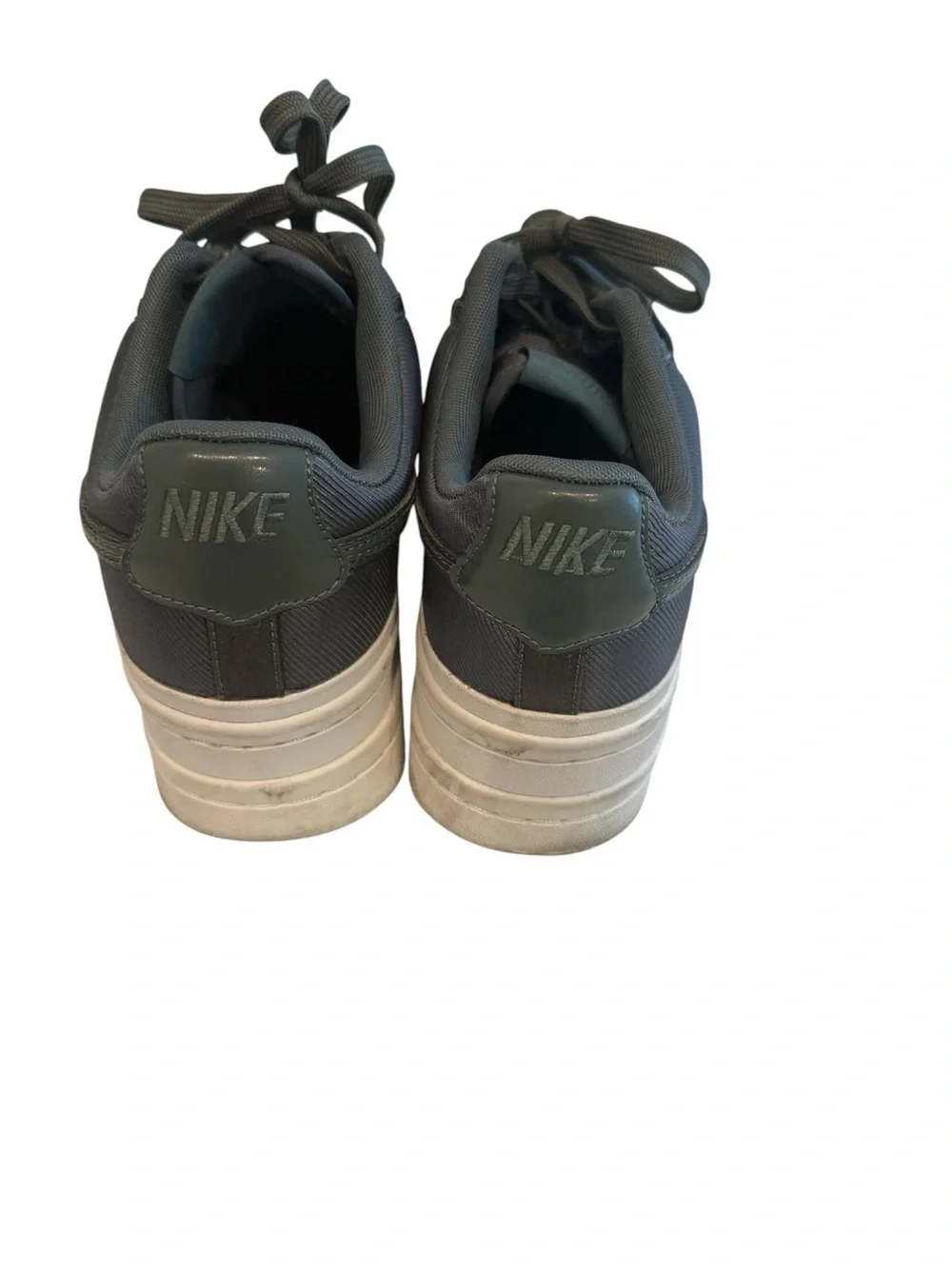Nike Women’s Platform Sneakers army green with White Sole